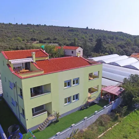 Antonio Apartments * Sukošan