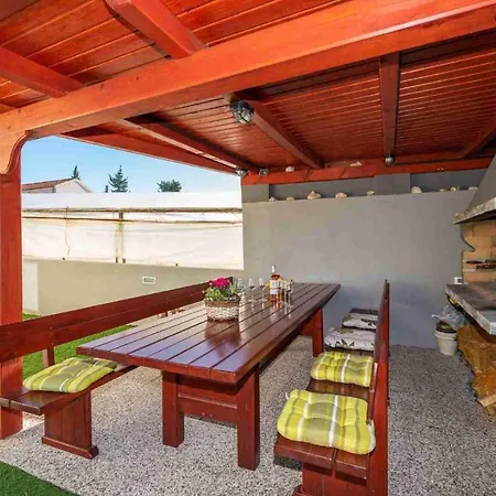 شقة Antonio Apartments Sukošan