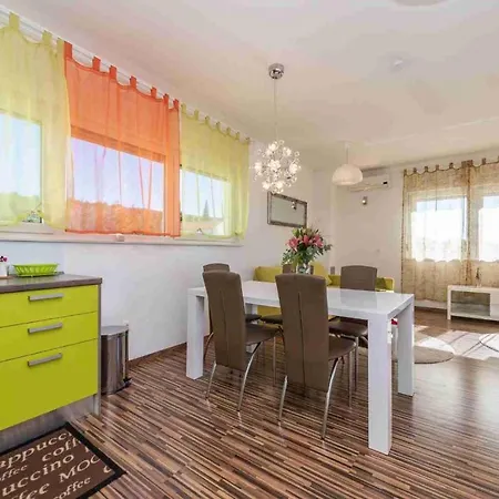 Antonio Apartments شقة *