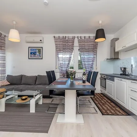 Antonio Apartments *