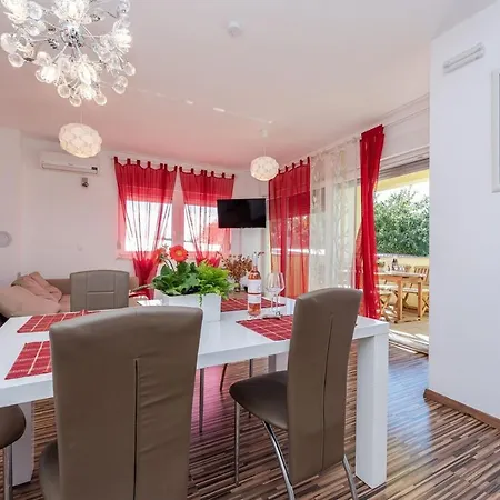 Antonio Apartments * Sukošan