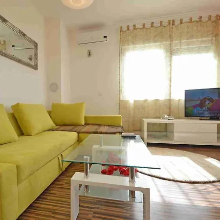 Antonio Apartments